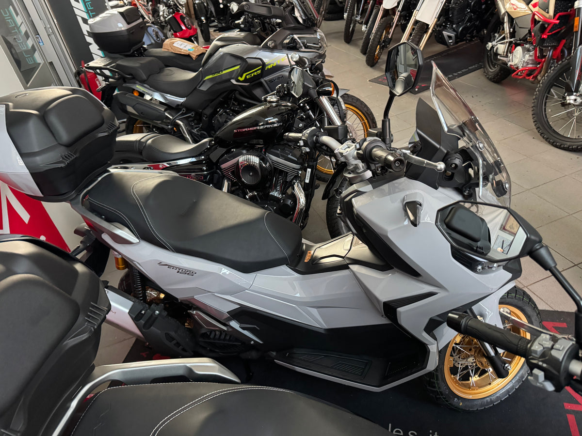 SWM VENTURO 125 ADV 2027 - GRIGIO