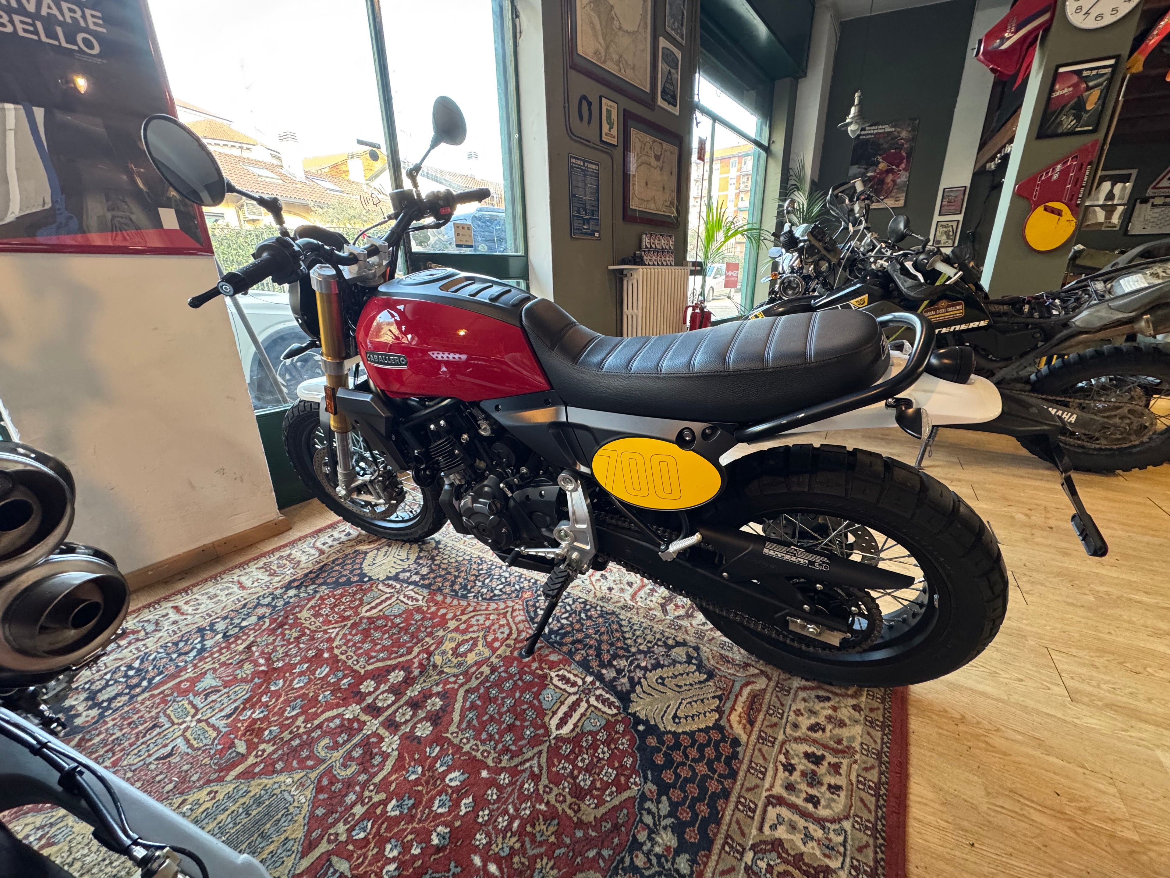 fantic caballero 700, ube's garage, concessionaria moto milano